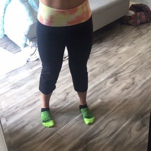 Victoria’s Secret cropped workout pants!